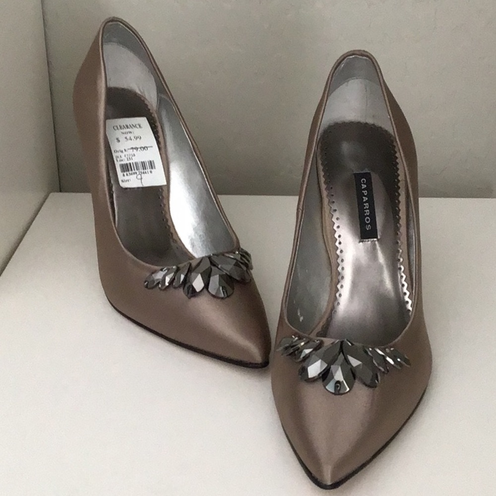 Caparros Bronze Taupe Satin Heels NWT Sz 9